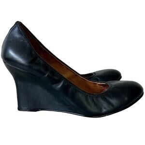 Aldo wedge heel scrunch pump round toe leather black
Size 8.5